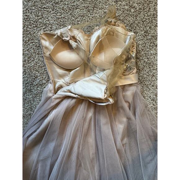 WATTERS & WATTERS Womens Formal Dress, size 12, Gold sequin & Tulle - Picture 12 of 15